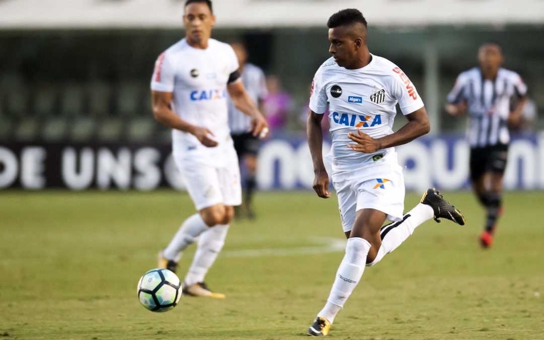 Oitavo mais jovem a estrear pelo Santos, Rodrygo comemora oportunidade: ‘Passou um filme’