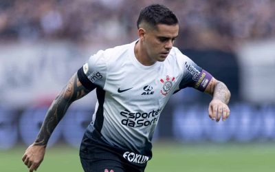 Capitão do Corinthians, Fagner chega a 15 semifinais pelo clube